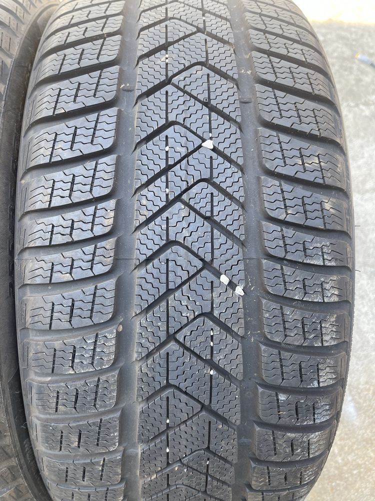 Vand 2 anvelope iarna 255/35/21 Pirelli Sottozero 3