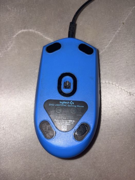 Продам игровую мышку logitech 102