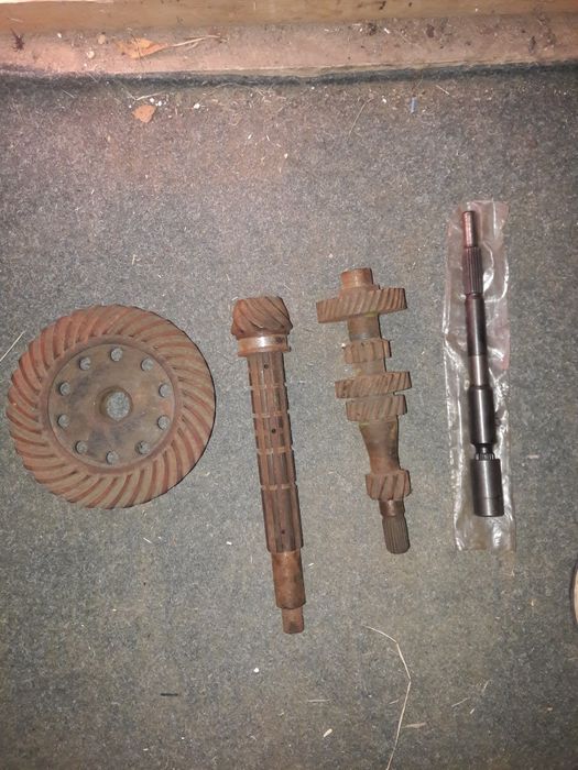 Piese Dacia 1300 1310 1410 suport cric stalp cutie de viteza teava leg