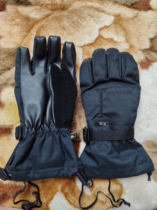 Продам горнолыжные перчатки .