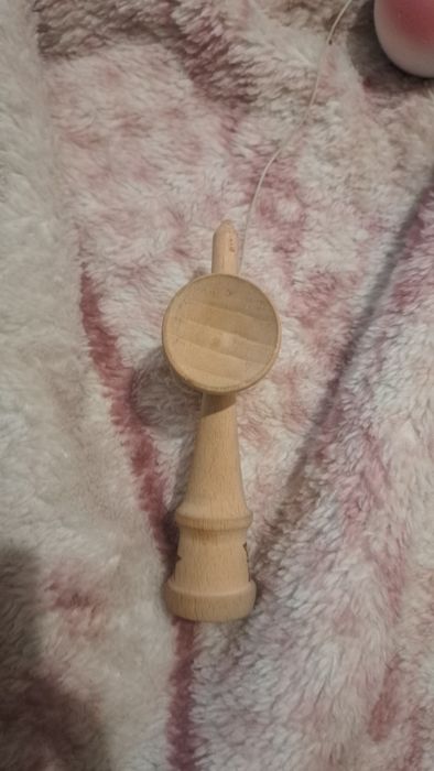 Vând kendama în stare perfecta