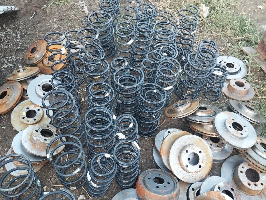 Продам новые пружины тормозные диски поршневая группа гранаты поршнева