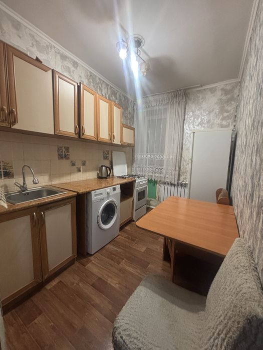 Продам двухкомнатную.43 школа