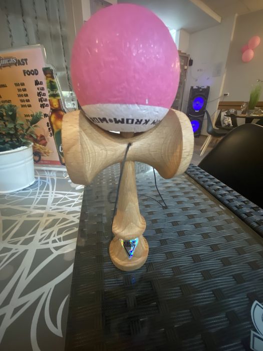 Vand kendama.