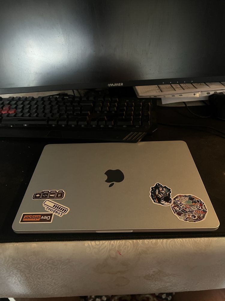 MacBook Air M2 13.6 16/512