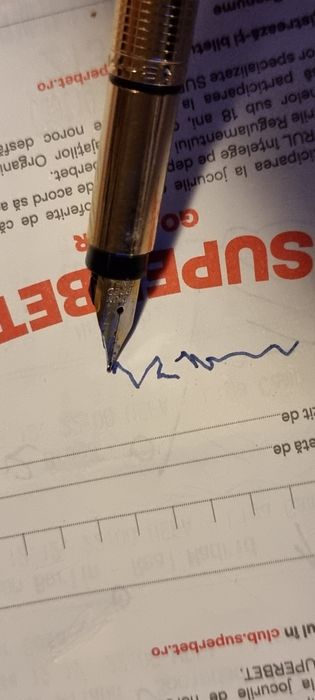 Vând set pix și stilou Morris.