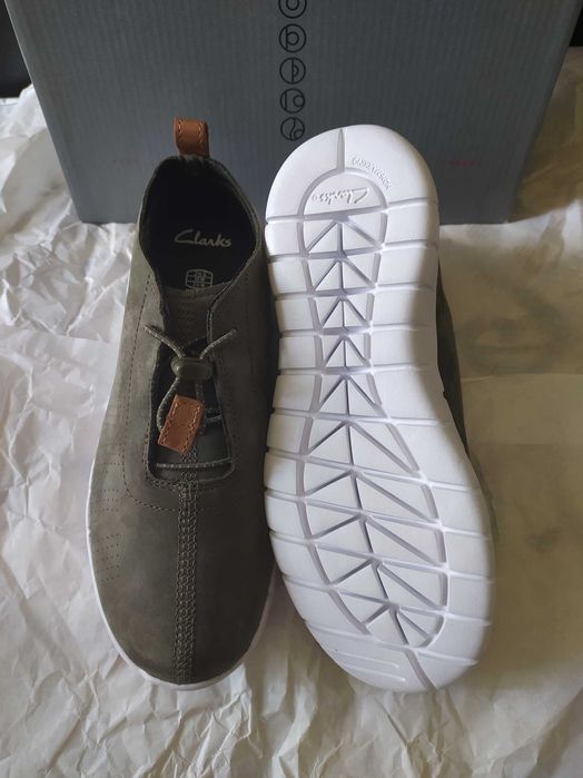 Нови Clarks. Оригинали обувки, естествена кожа, н.33, 33,5, 34, 35