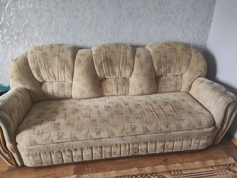 Срочно продам диван