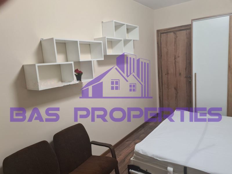 Дава се под наем Тристаен апартамент в София, Света Троица - 85 кв.м за 900 € - Снимка #8
