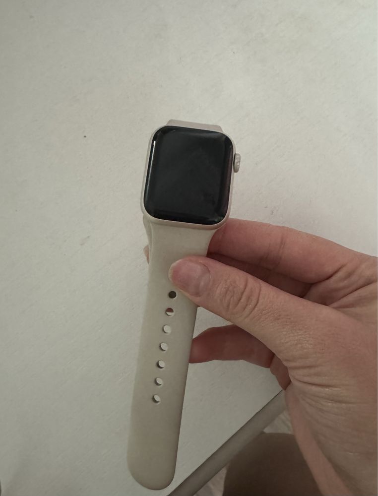 Продам Apple Watch se