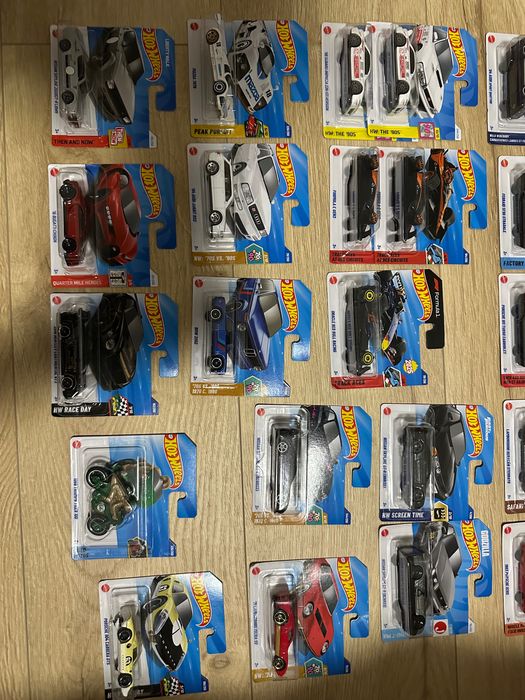 Hot Wheels Treasure Hunt Audi, Ferrari, Porsche, Skyline, Bugatti