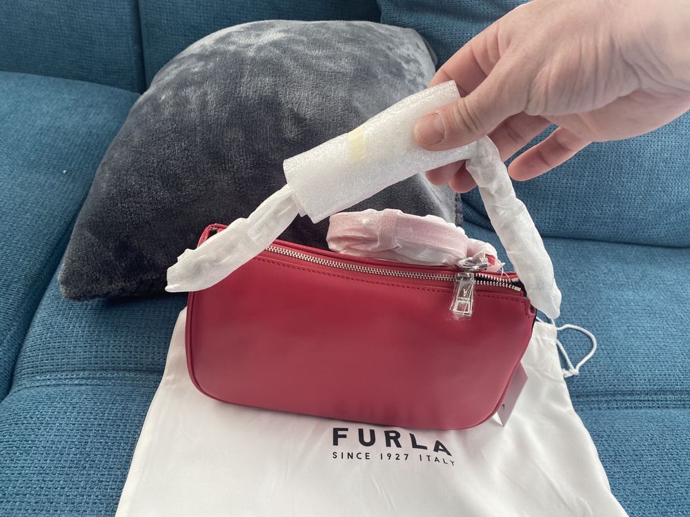 FURLA MOON Shoulder Bag S Papavero.Нов модел и 100% оригинал.