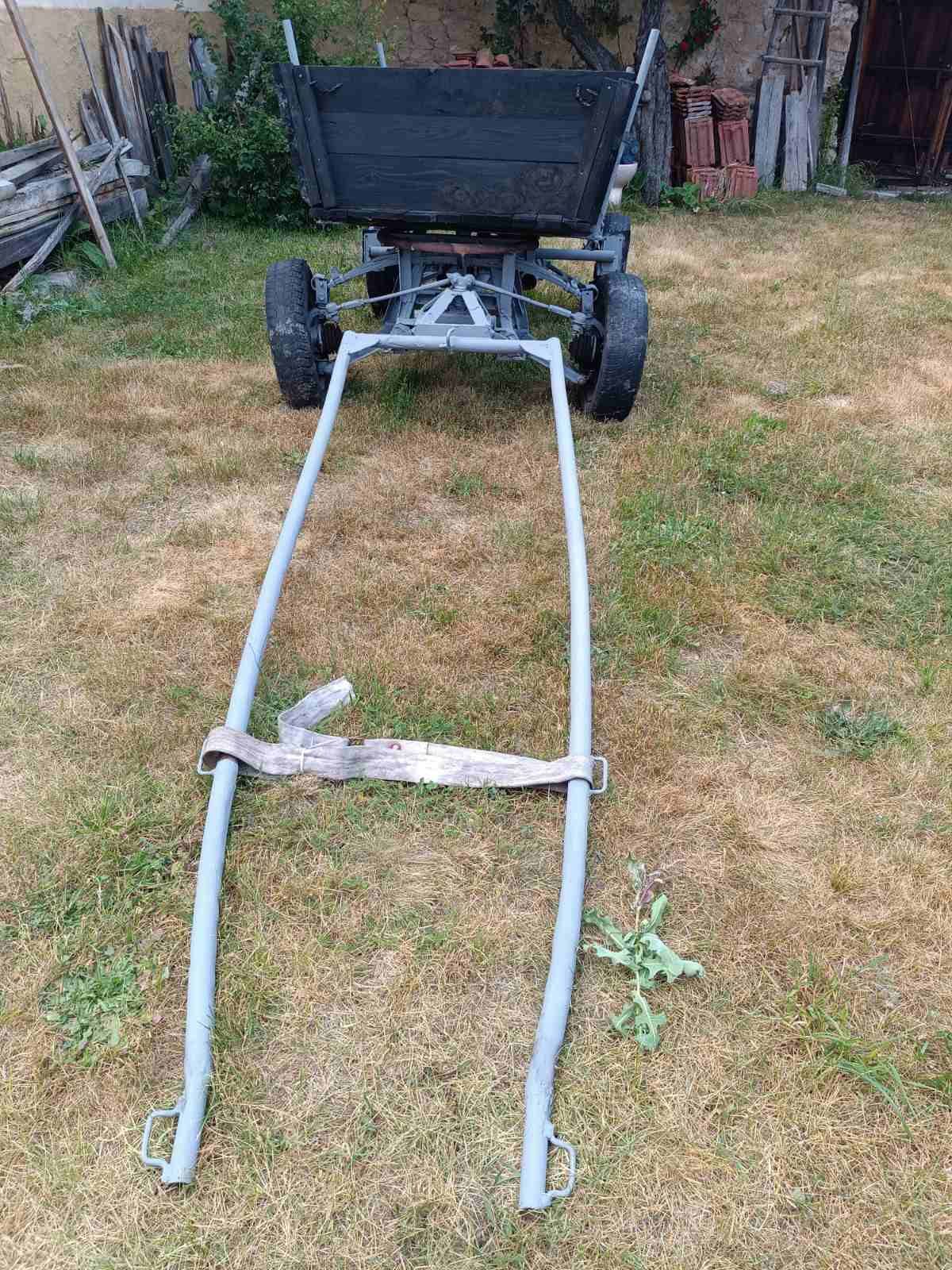 Продавам желязна каруца