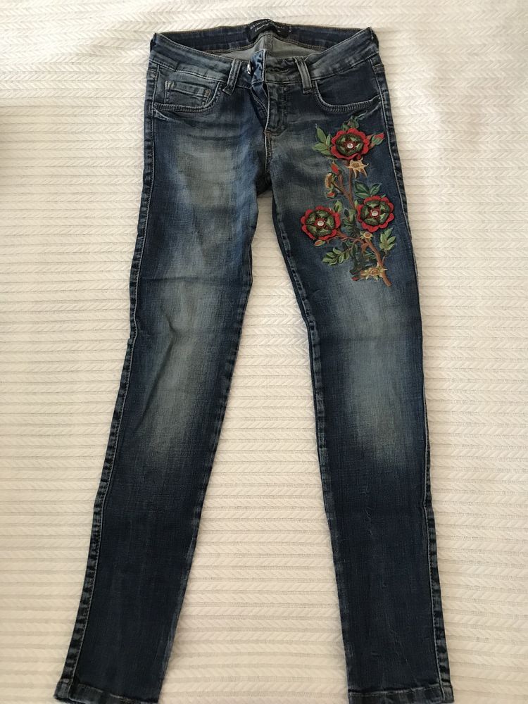 Продам джинсы 2 пары за 5000