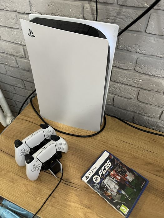 Playstation 5 с дисководом и годовой подпиской