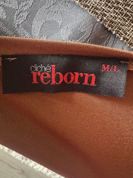 Рокля Cliche reborn в актуалния цвят за сезона за офицален повод