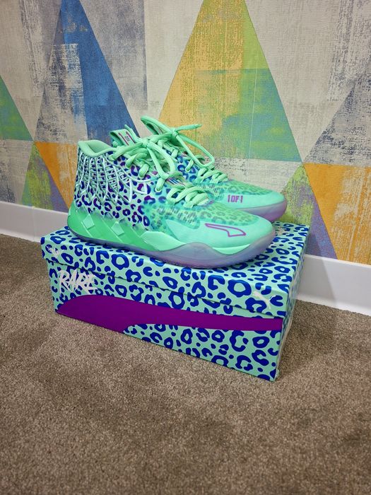 Puma MB.01 Alien Safari 

Purtați o singură dată, practi