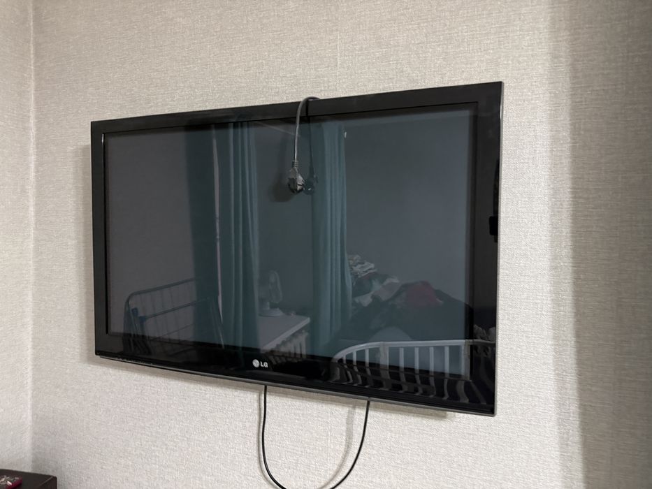 Телевизор LG плазма, не смарт