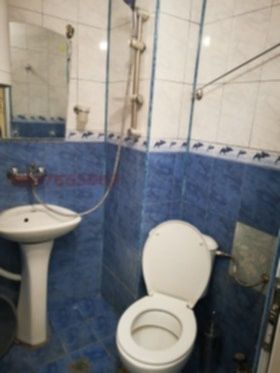Собственик дава под наем напълно обзаведена гарсионера кв. Бели Лом