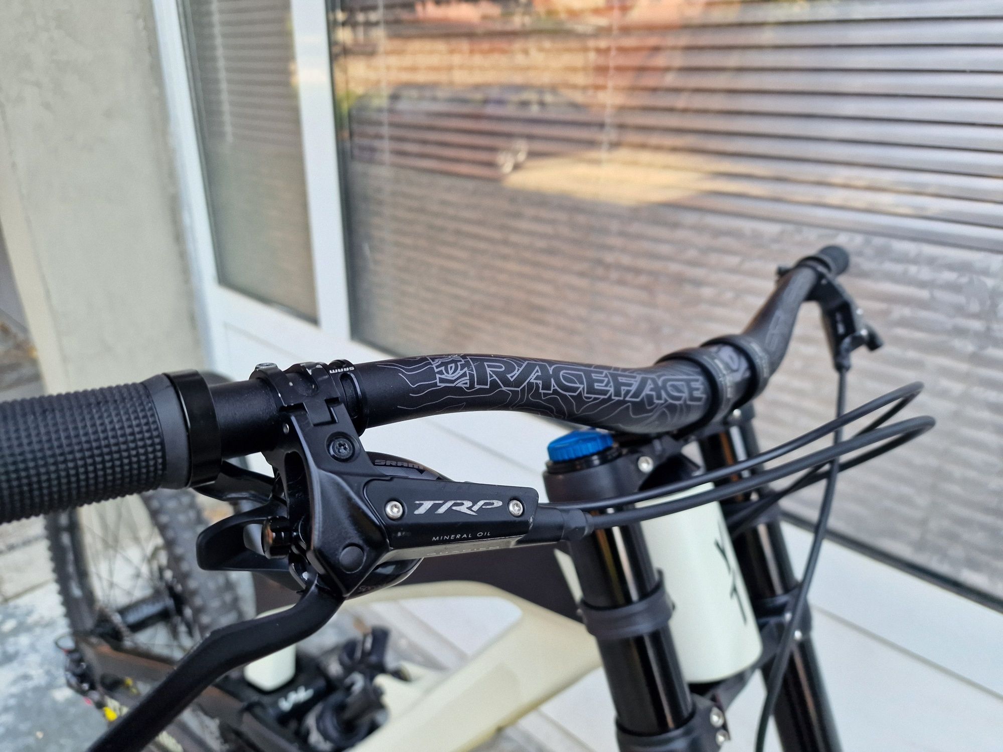 Велосипед YT Tues CF Pro 2019 M/L НОВ