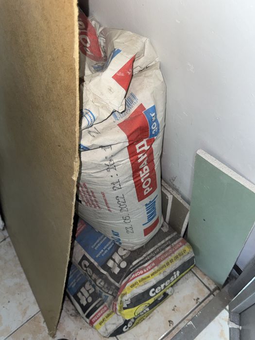 Ротбанд и Клей Ceresit остаток 3 мешка