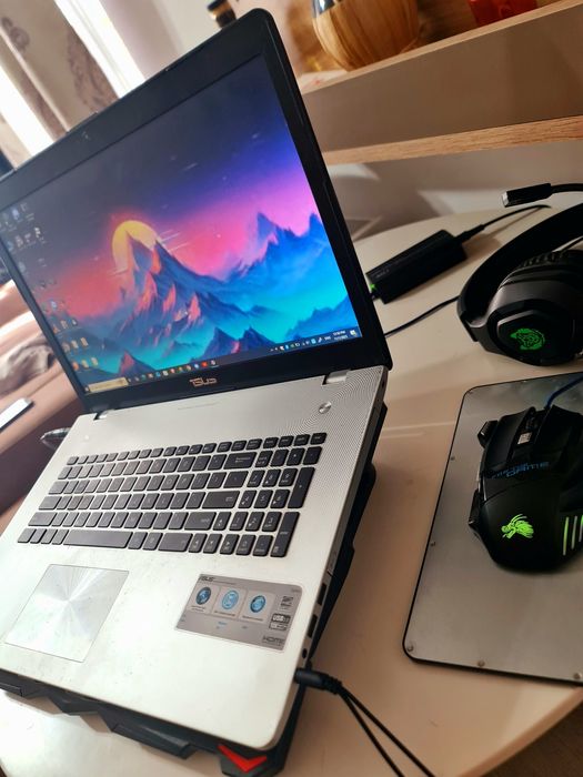 Laptop Asus cu defectiuni