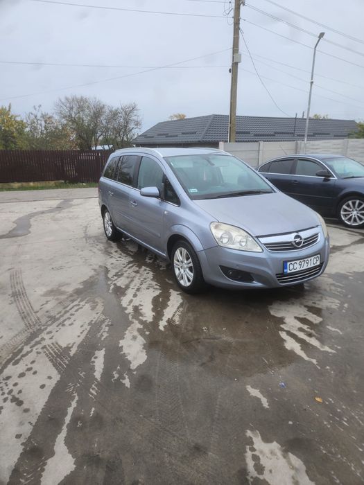 Vând/schimb opel zafira