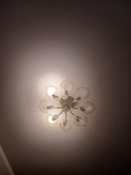 Продаи люстру, б/у. В хорошем состоянии