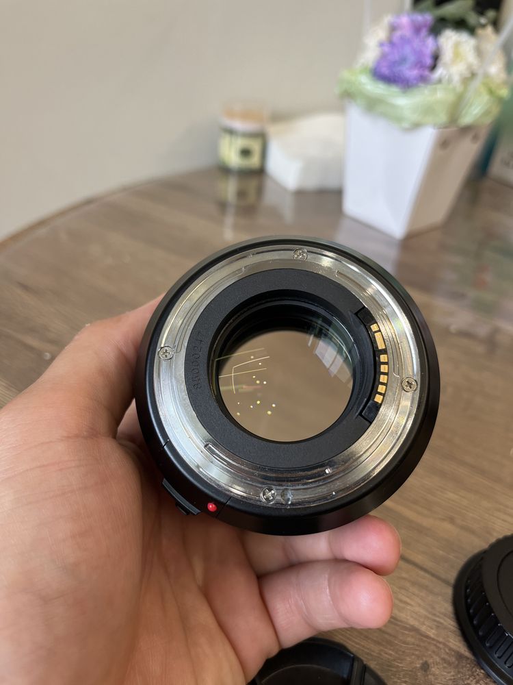 Canon 85мм F1.8 Yongnuo