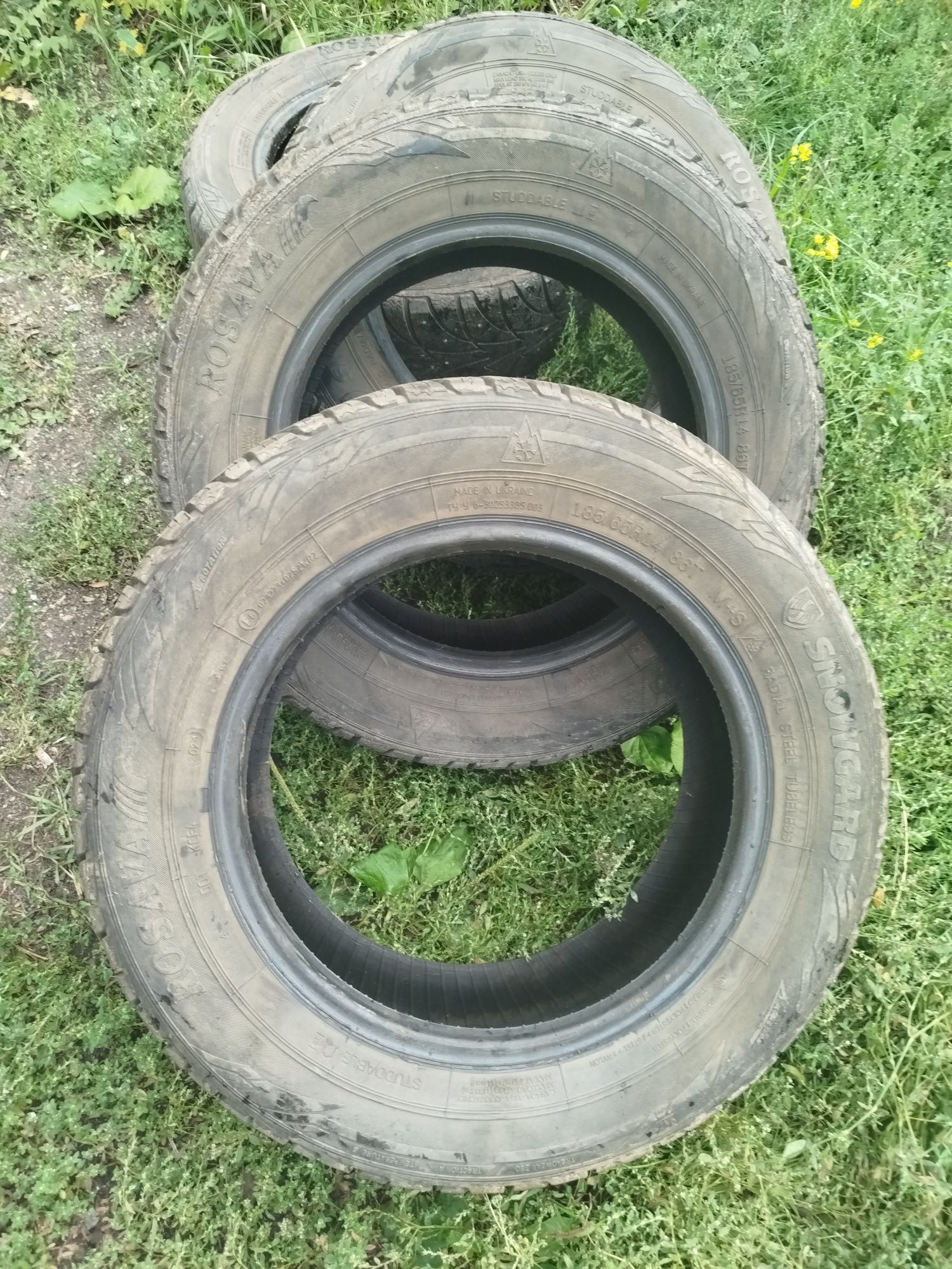 Продам шины Зима есть ещё 4 на R13