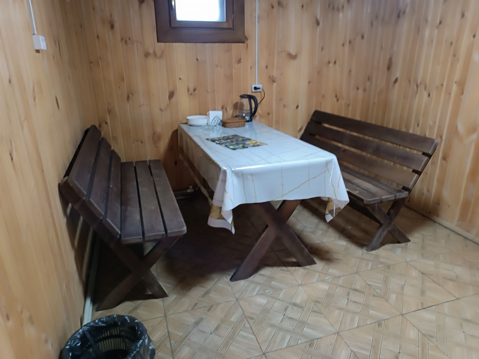 Банные столы с лавочками