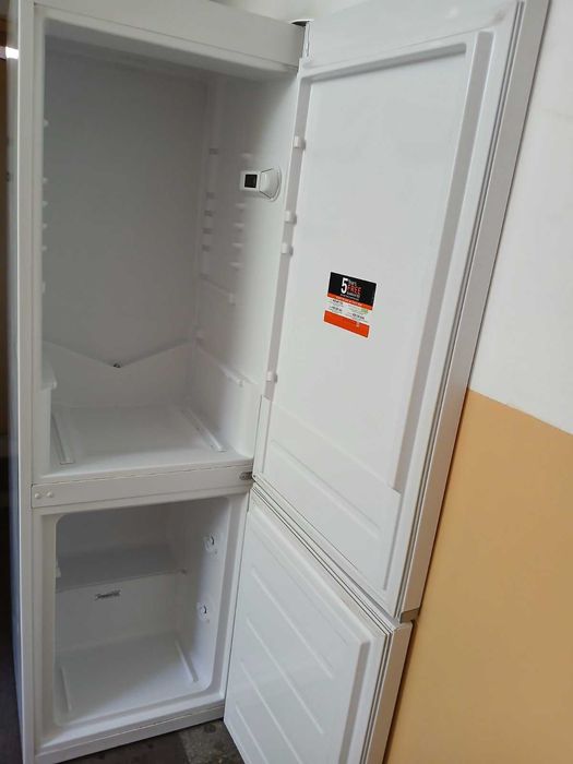 Хладилник с фризер Whirlpool - КАТО НОВ с остатъчна ГАРАНЦИЯ!!!