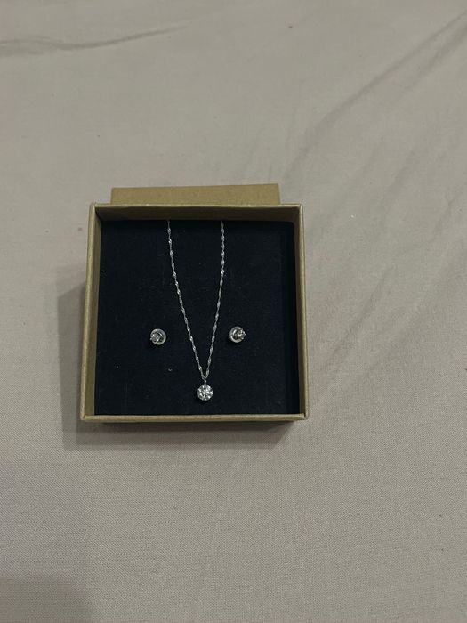 Set lanț  cu cercei din platina  si diamante naturale