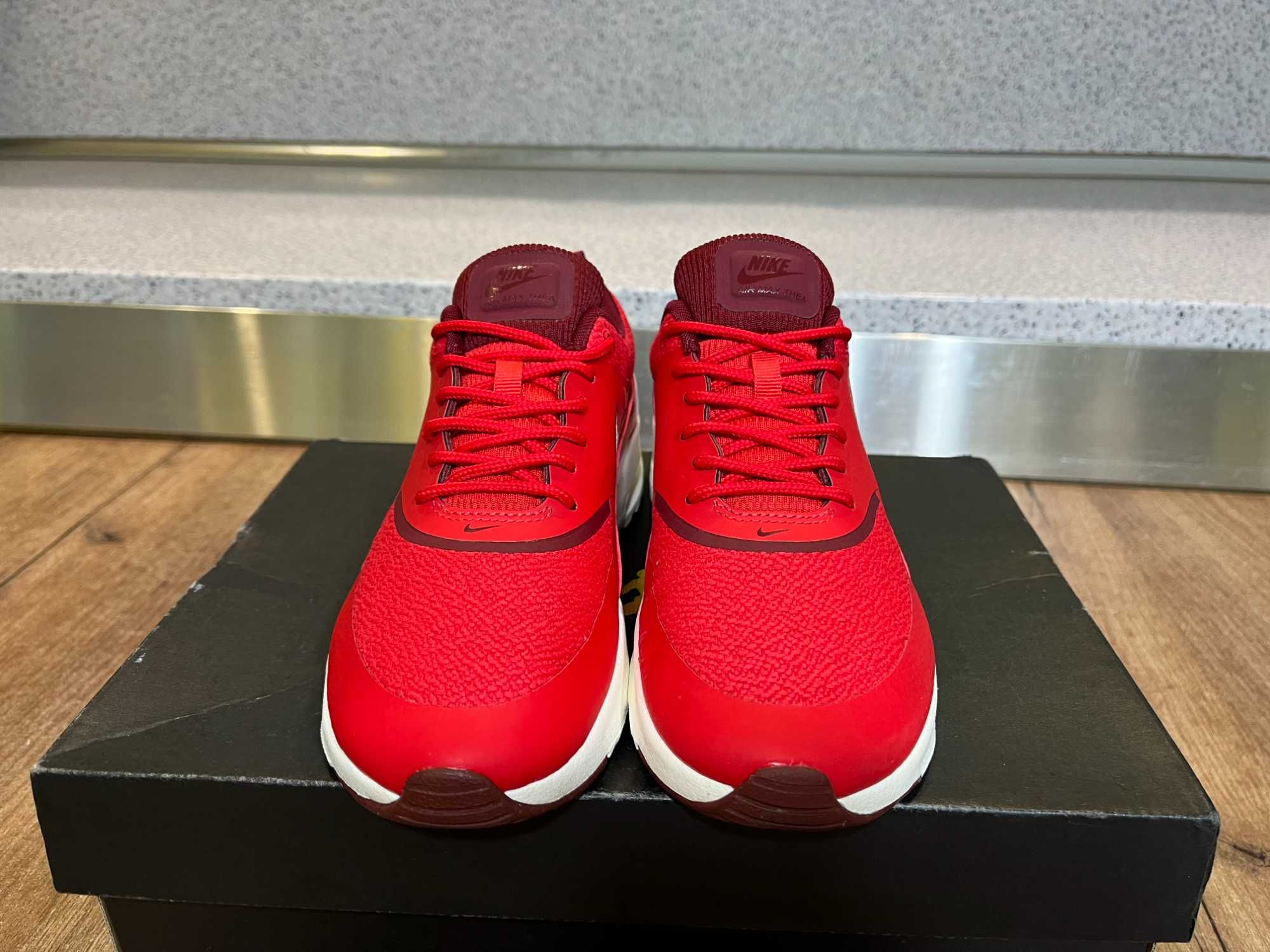 ОРИГИНАЛНИ *** Nike Air Max Thea / Action Red / Red / Sail