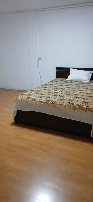 Inchiriez garsoniera la curte dn ghica