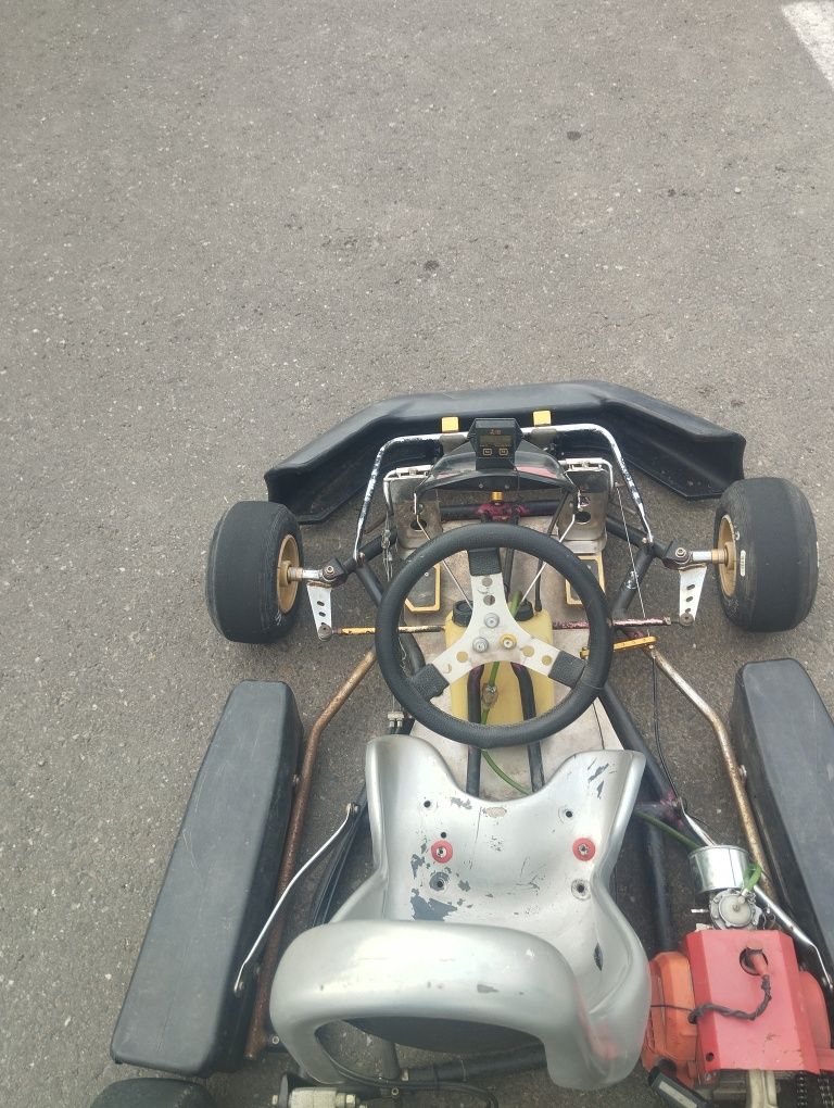 Kart de vânzare.