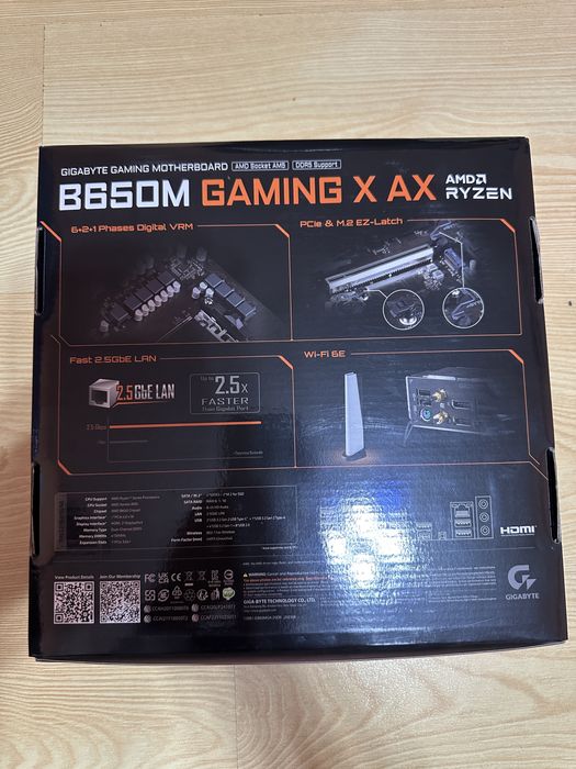 Vând placă de bază GIGABYTE B650M Gaming X AX