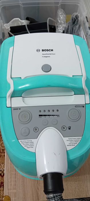 Aspirator cu spalare Bosch