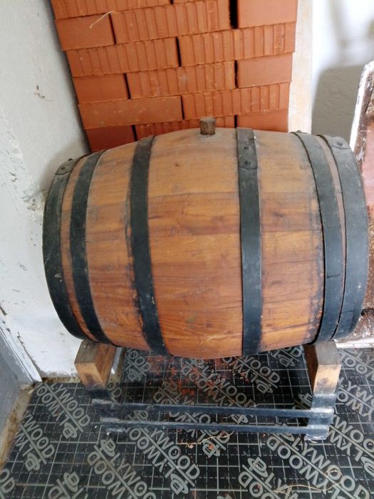Продавам буре за ракия