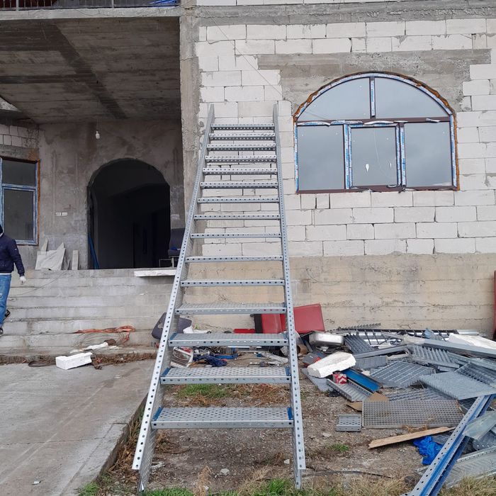 Scara metalica zincata 4mm grosime