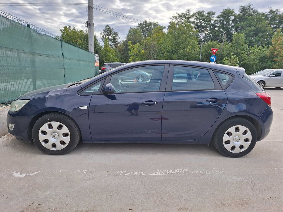 Opel Astra J hatchback - An 2012 - 1.3 CDTI – 198.000 km
