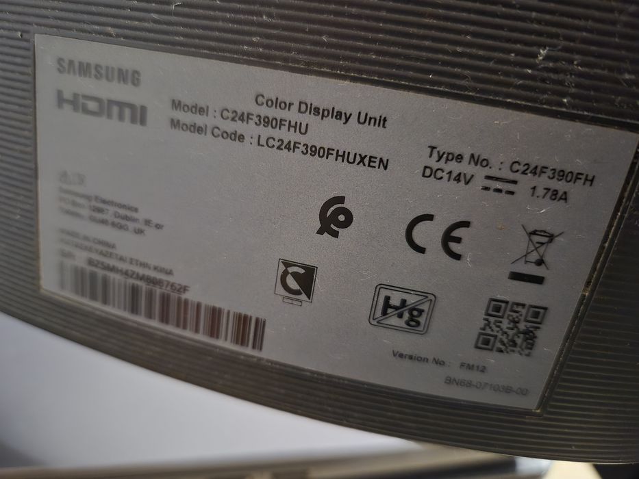 Monitoare Samsung cu stativ si dock