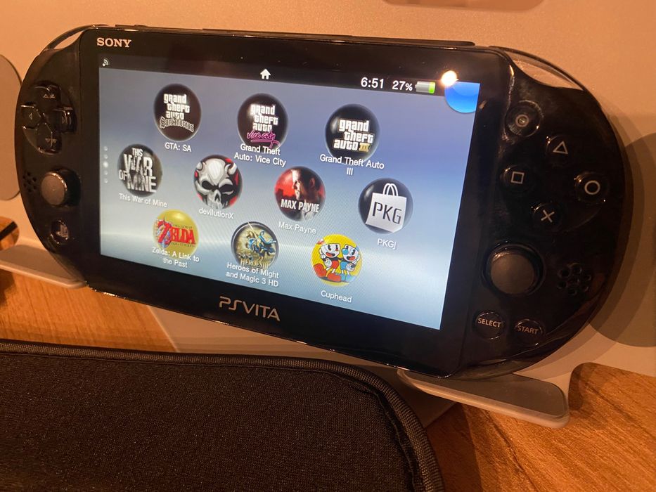 Playstation PS Vita 2000 Negru • Modată • 128GB Jocuri