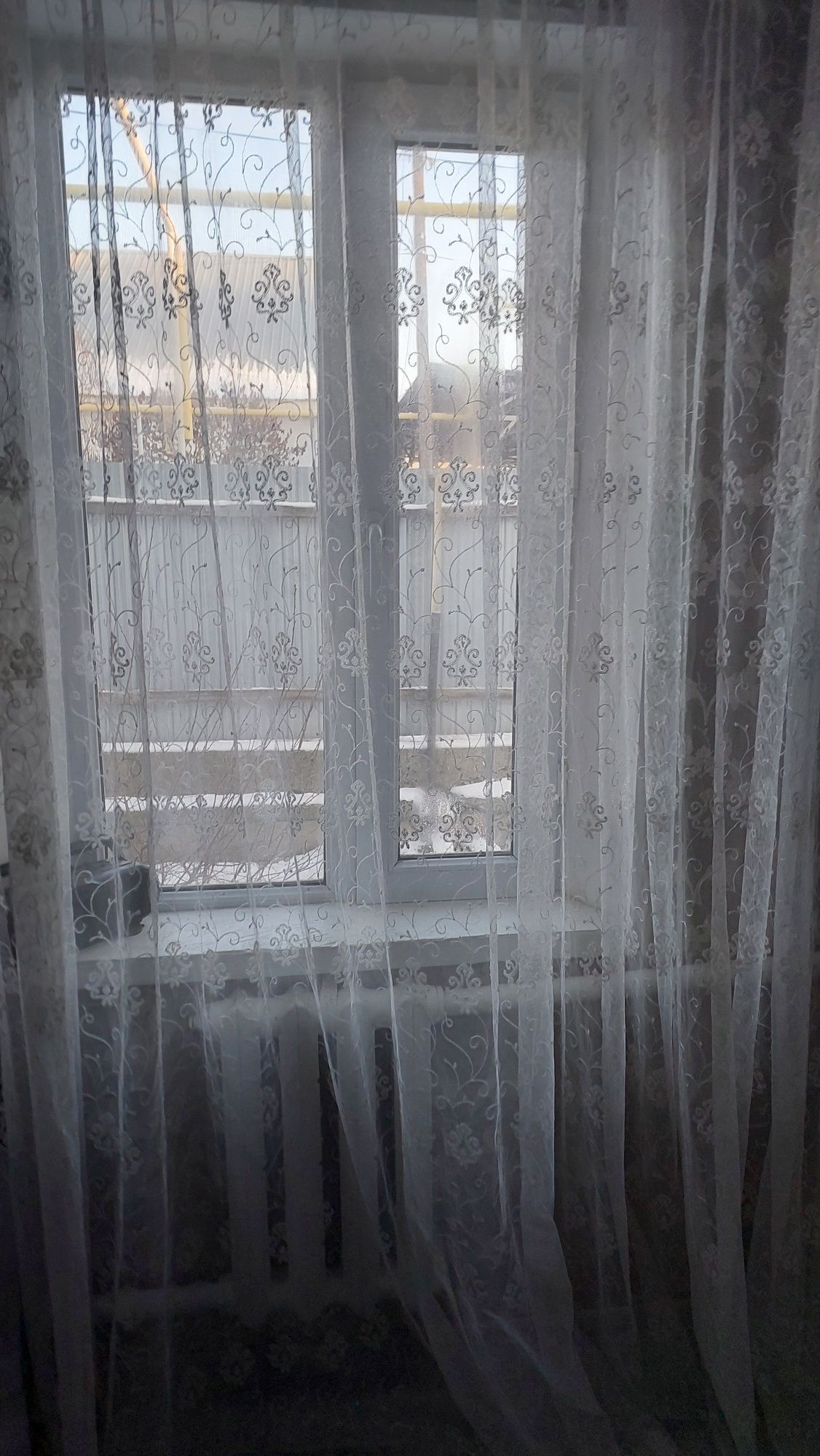 Продам тюль и люстры