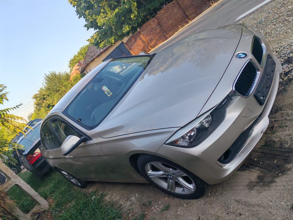 Dezmembrez/ dezmembrari bmw seria 3 F30 2.0 D  184 cp din anul 2014