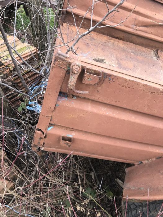 Remorca pe o axa si piesa pt remorci jud