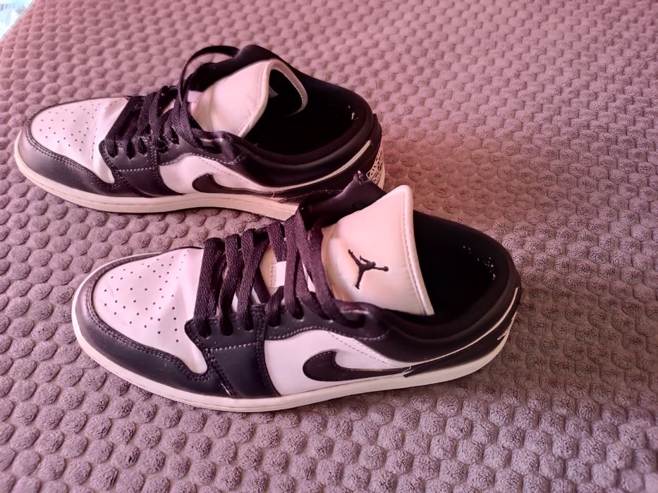 Маратонки и бутонки  NIKE и Converse