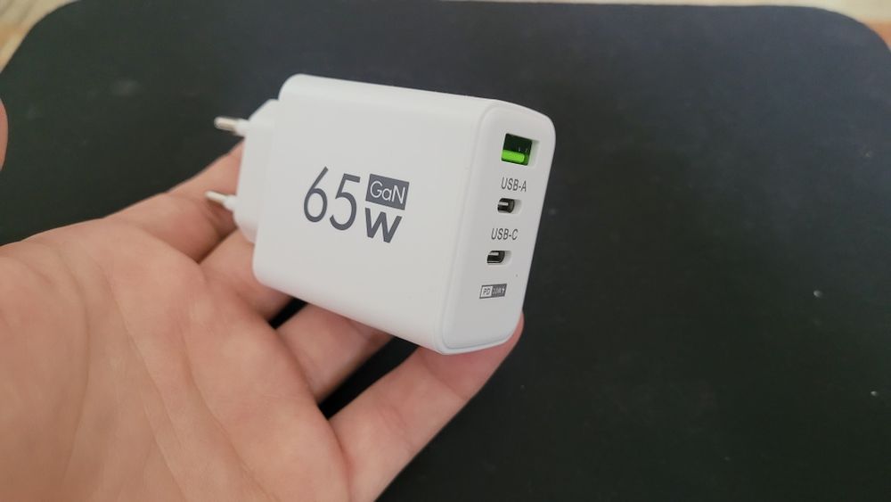Incarcator 3 porturi USB - type B si C 65W