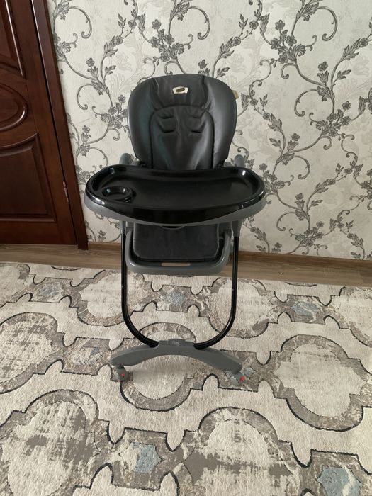 Детский стульчик для кормления в отличном состоянии