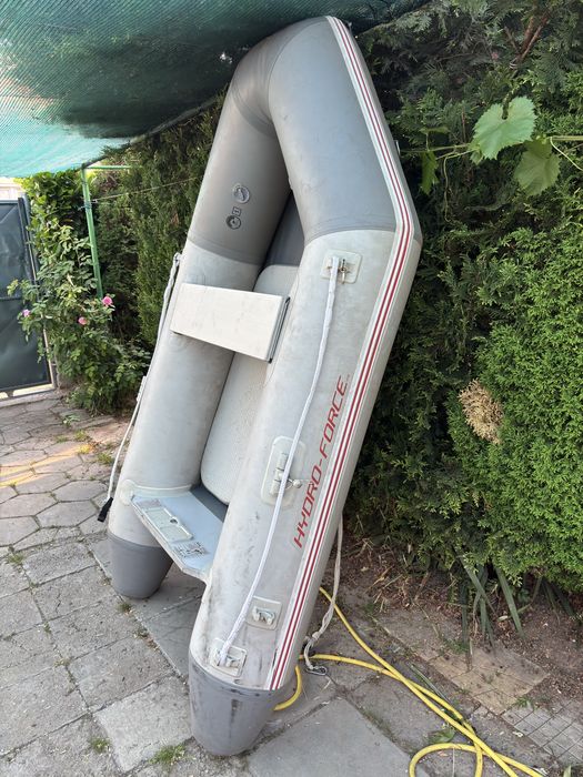 Надуваема лодка за риболов